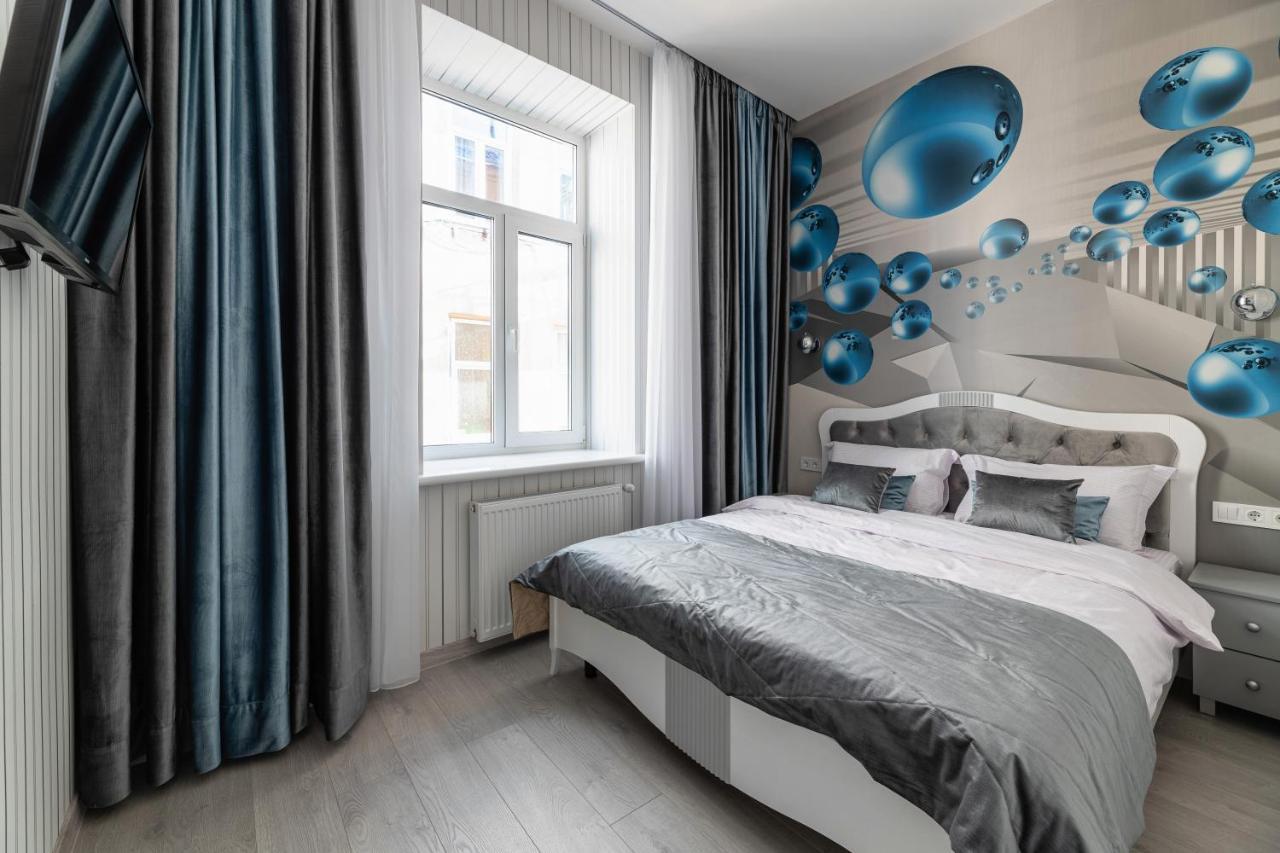 Rynok Square City Center Two Bedroom Apartment! Lviv Bagian luar foto